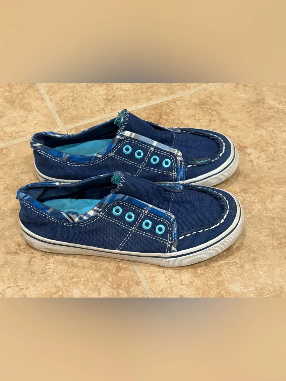Children’s Place blue no lace slip ons size 1